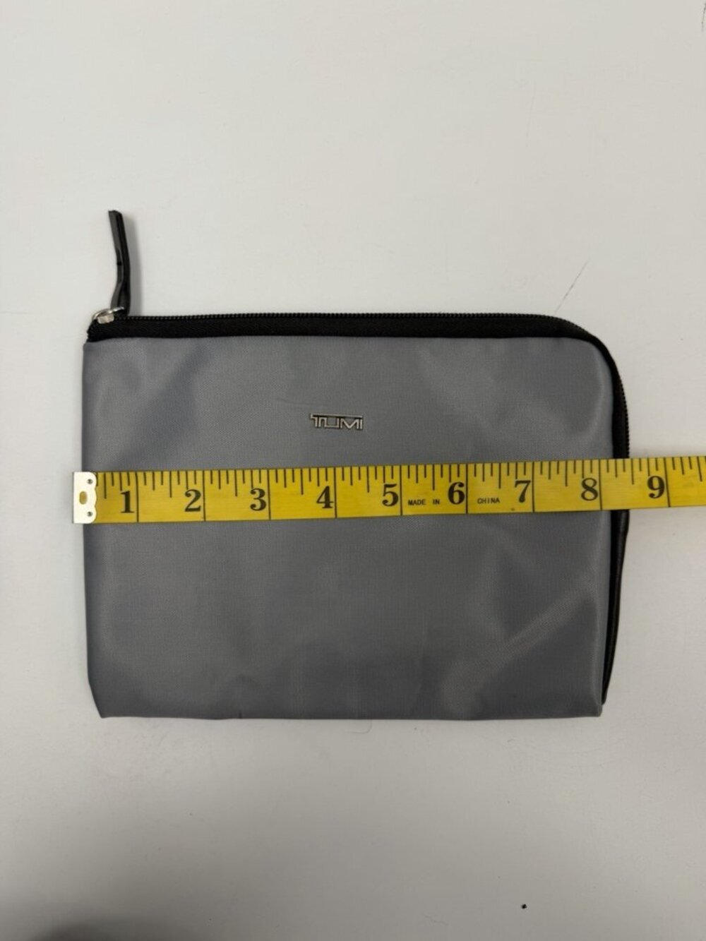 Tumi for Delta Travel Case Makeup Bag Women’s Grey - Picture 5 of 9